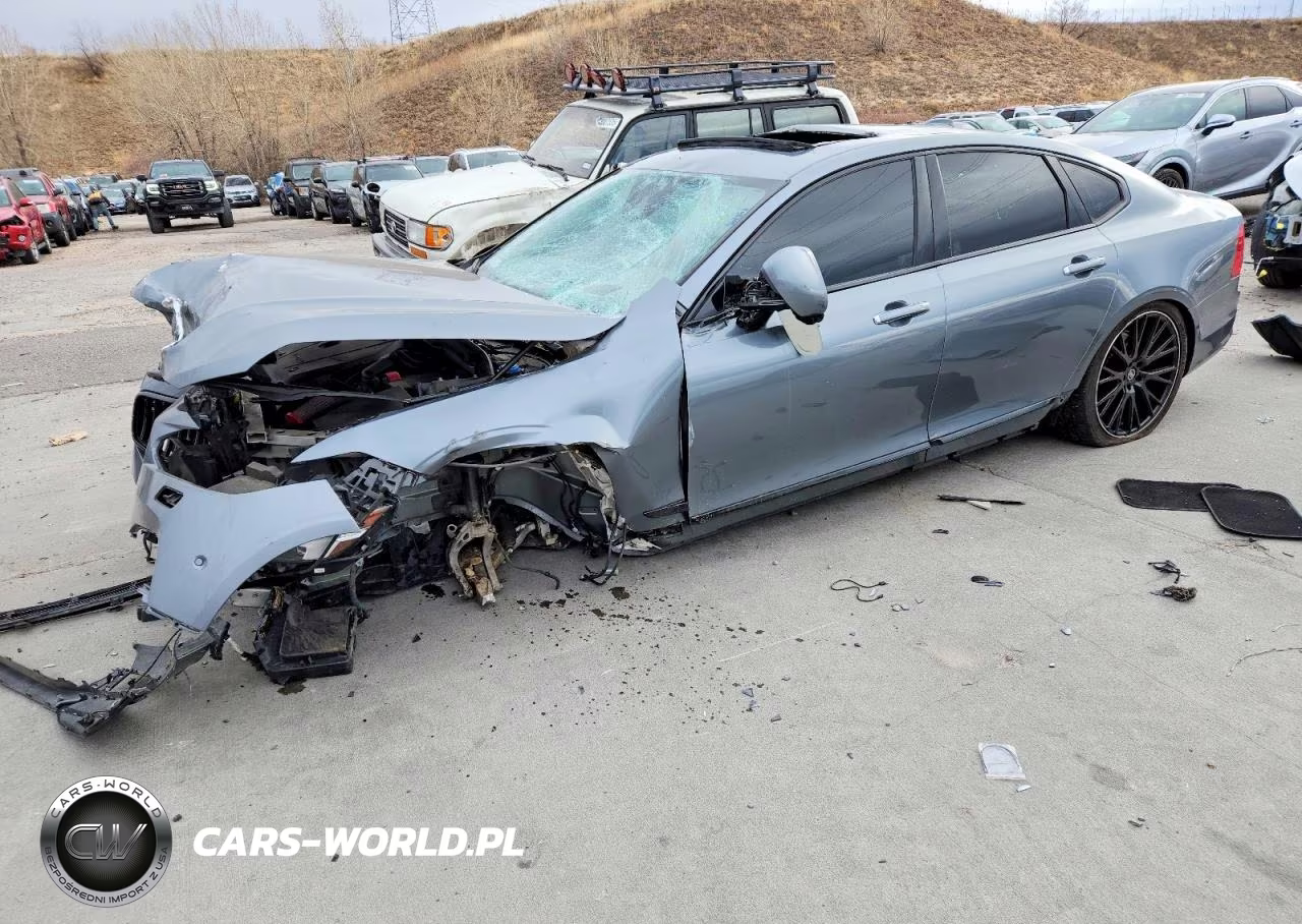 2017 Volvo S90