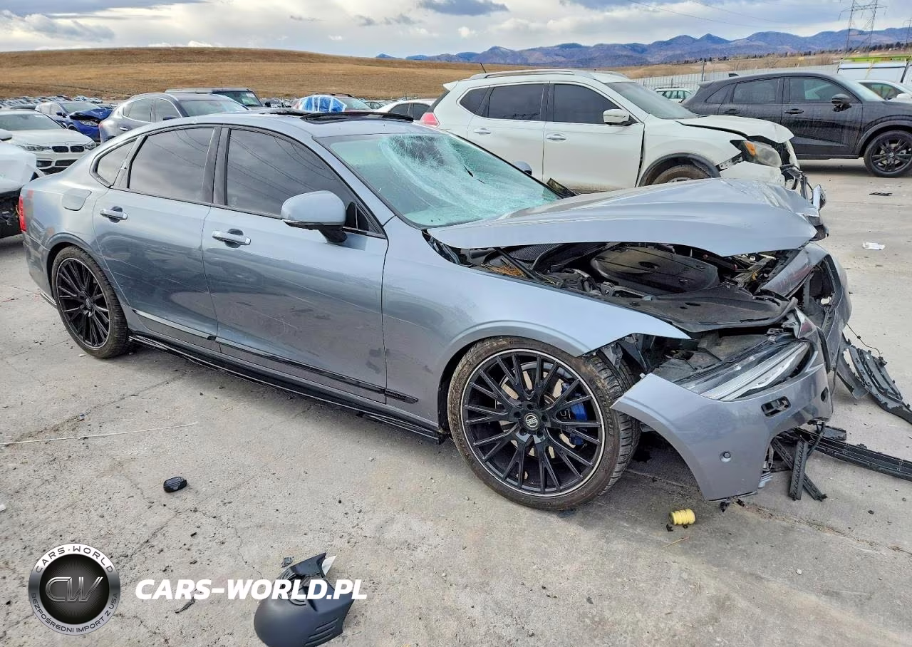 2017 Volvo S90 VIN:YV1A22ML2H1001553 - 4
