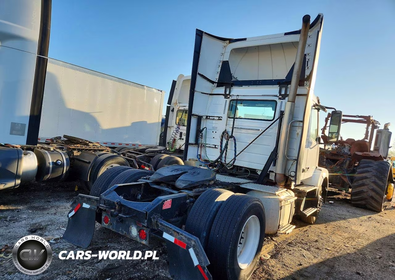 2018 Volvo Vn Vnl - Semi Truck VIN:4V4N39TG0JN892852 - 3