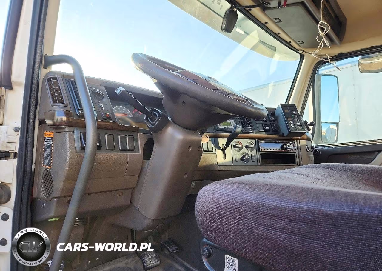 2018 Volvo Vn Vnl - Semi Truck VIN:4V4N39TG0JN892852 - 8