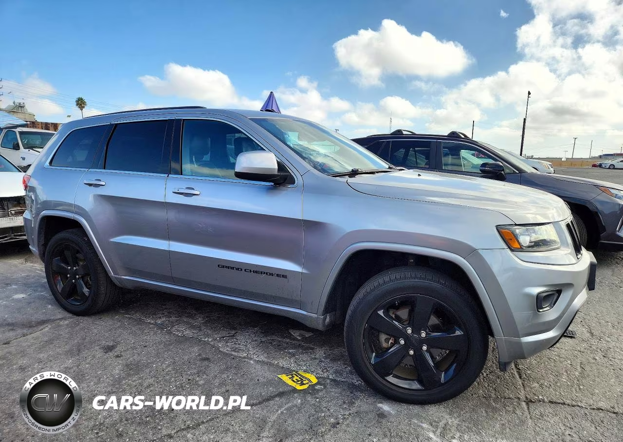 2015 Jeep Grand Cherokee Laredo VIN:1C4RJFAG7FC141786 - 4