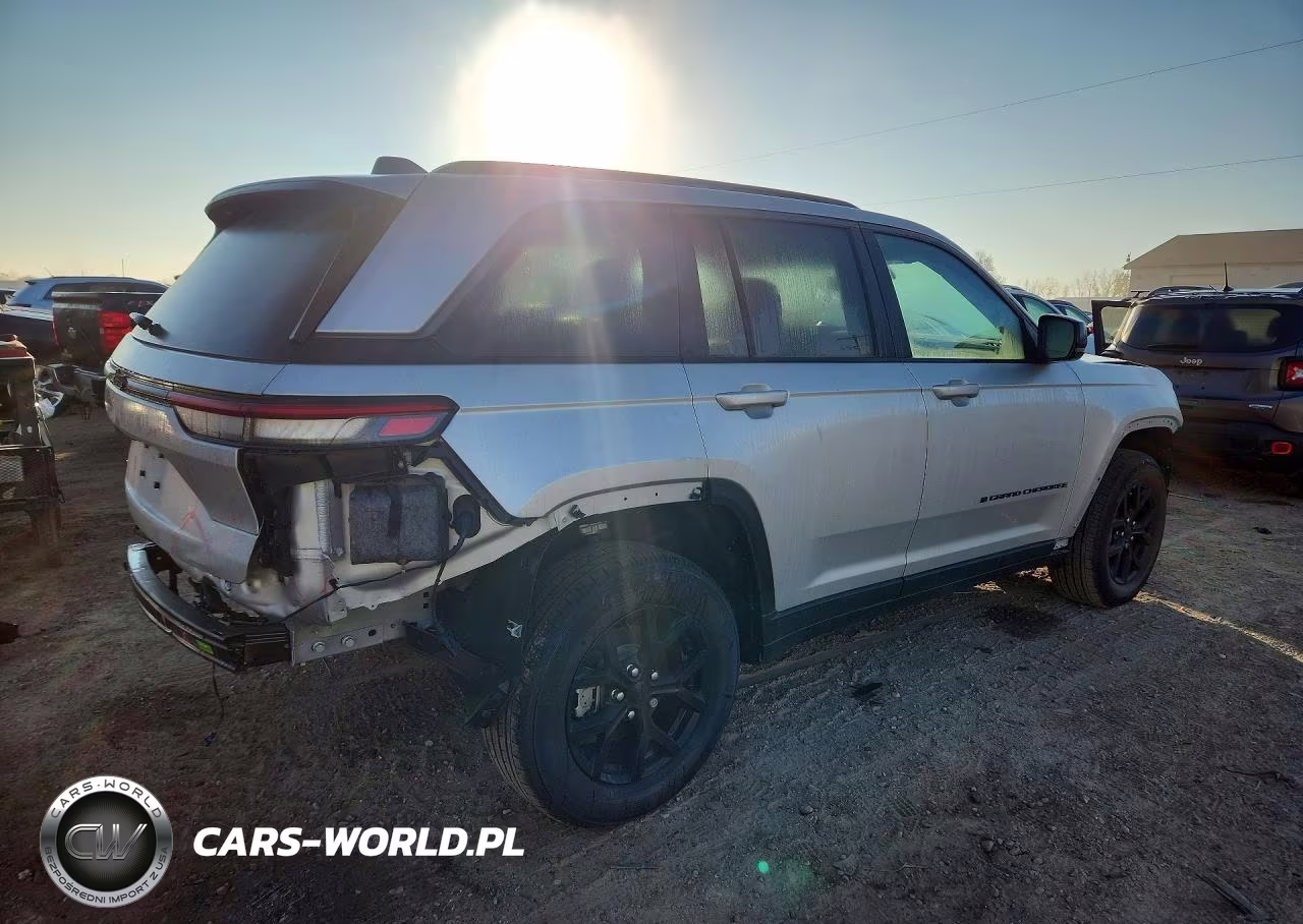 2026 Jeep Grand Cherokee Base VIN:1C4RJHAR7TC306177 - 3