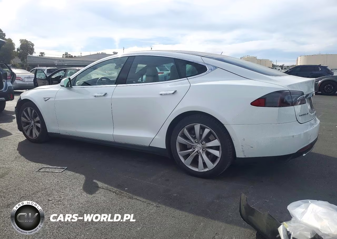 2015 Tesla Model S 85D VIN:5YJSA1H29FF091944 - 2