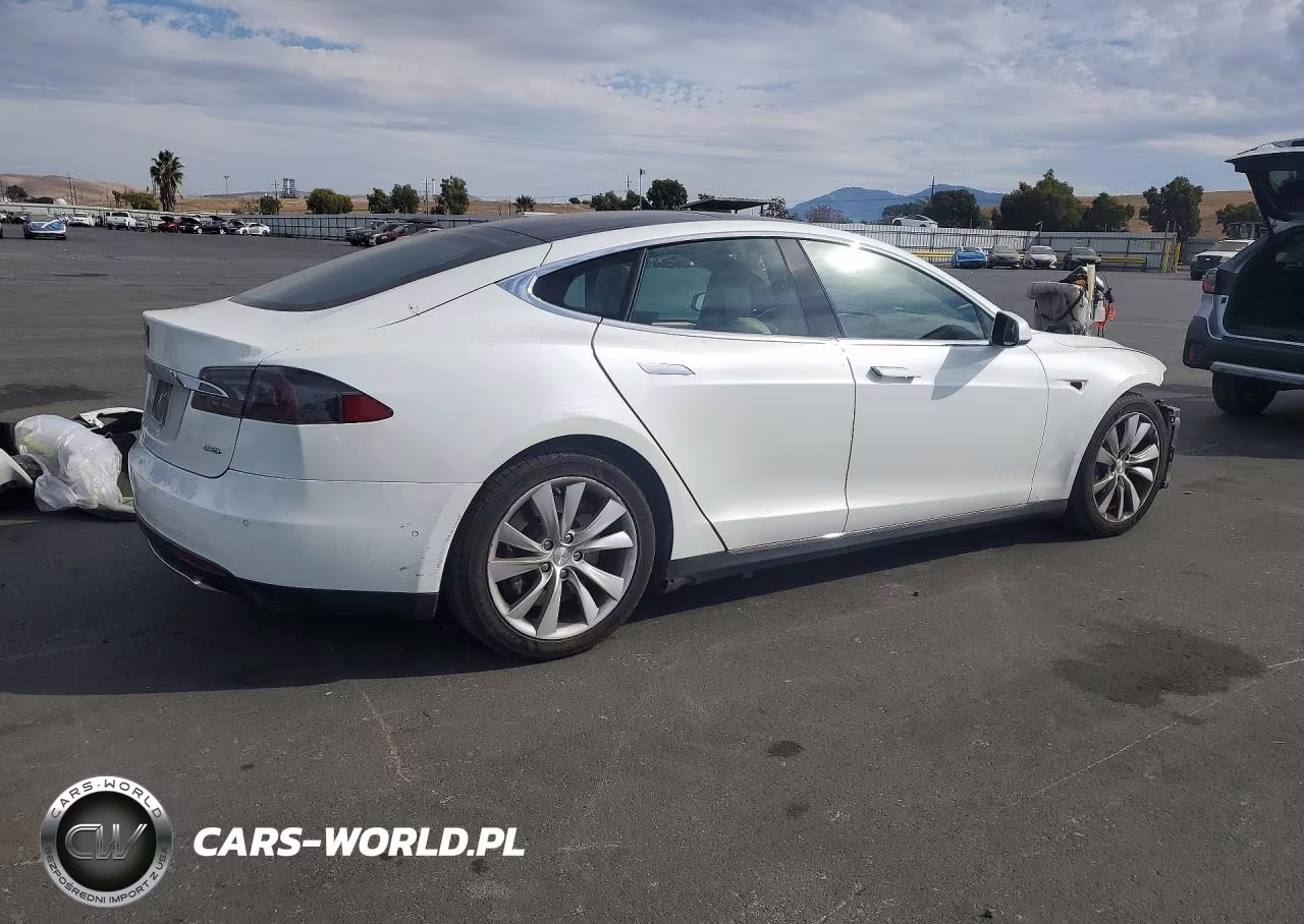 2015 Tesla Model S 85D VIN:5YJSA1H29FF091944 - 3