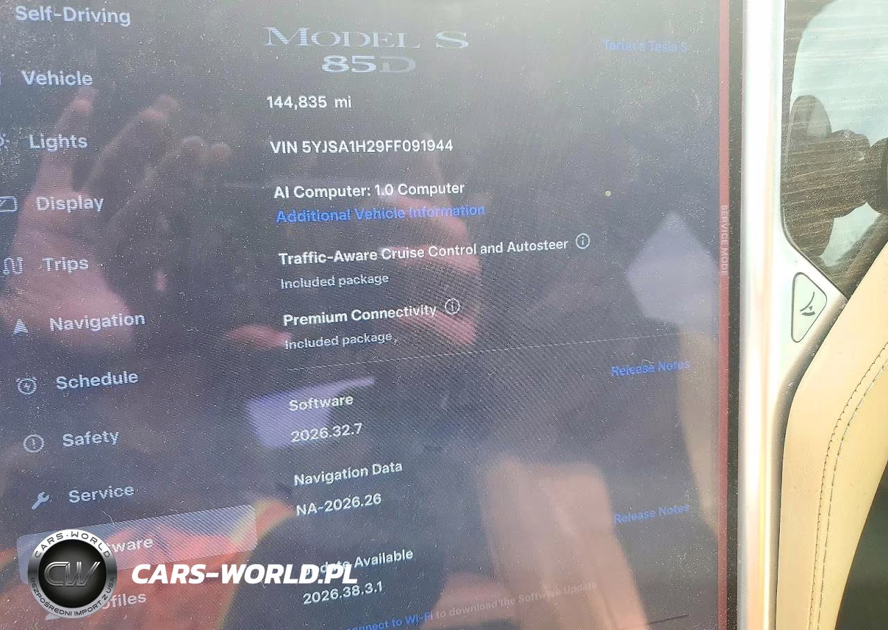 2015 Tesla Model S 85D VIN:5YJSA1H29FF091944 - 9