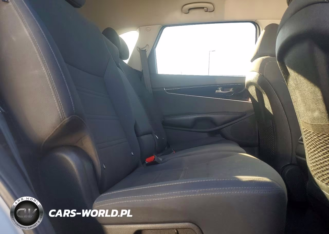 2020 Kia Sorento S VIN:5XYPG4A5XLG616959 - 10