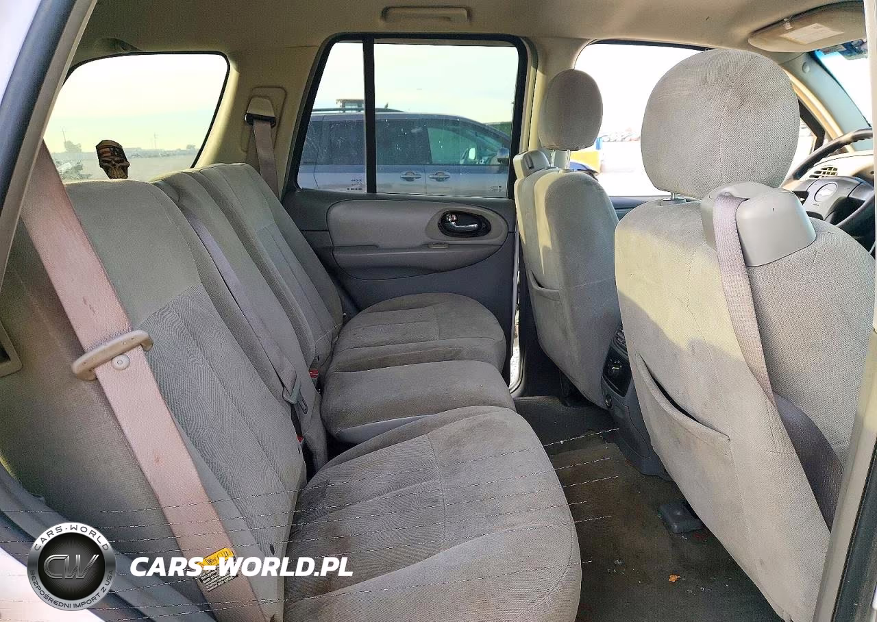 2005 Chevrolet Trailblazer Ls VIN:1GNDT13S852379943 - 11