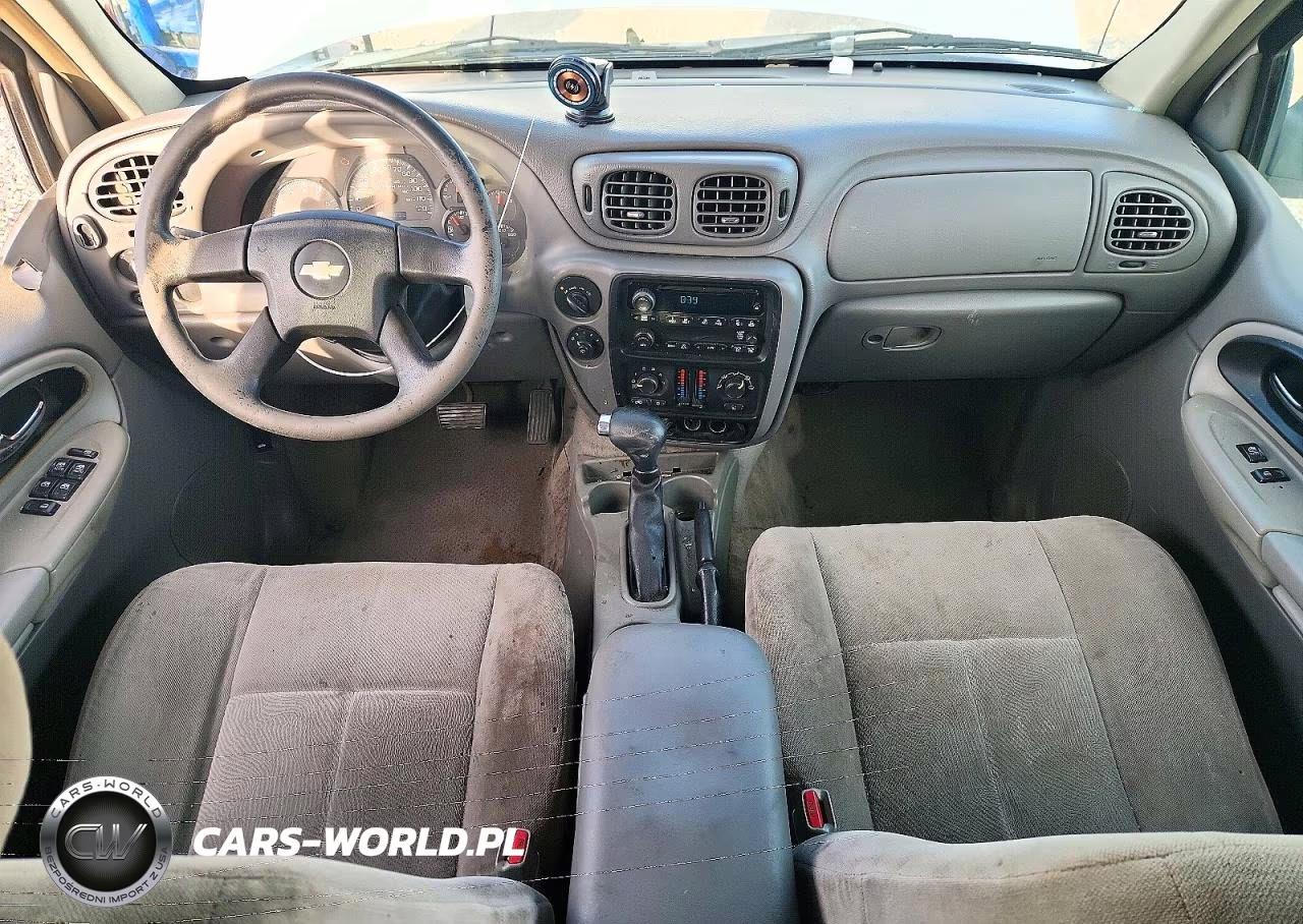 2005 Chevrolet Trailblazer Ls VIN:1GNDT13S852379943 - 8