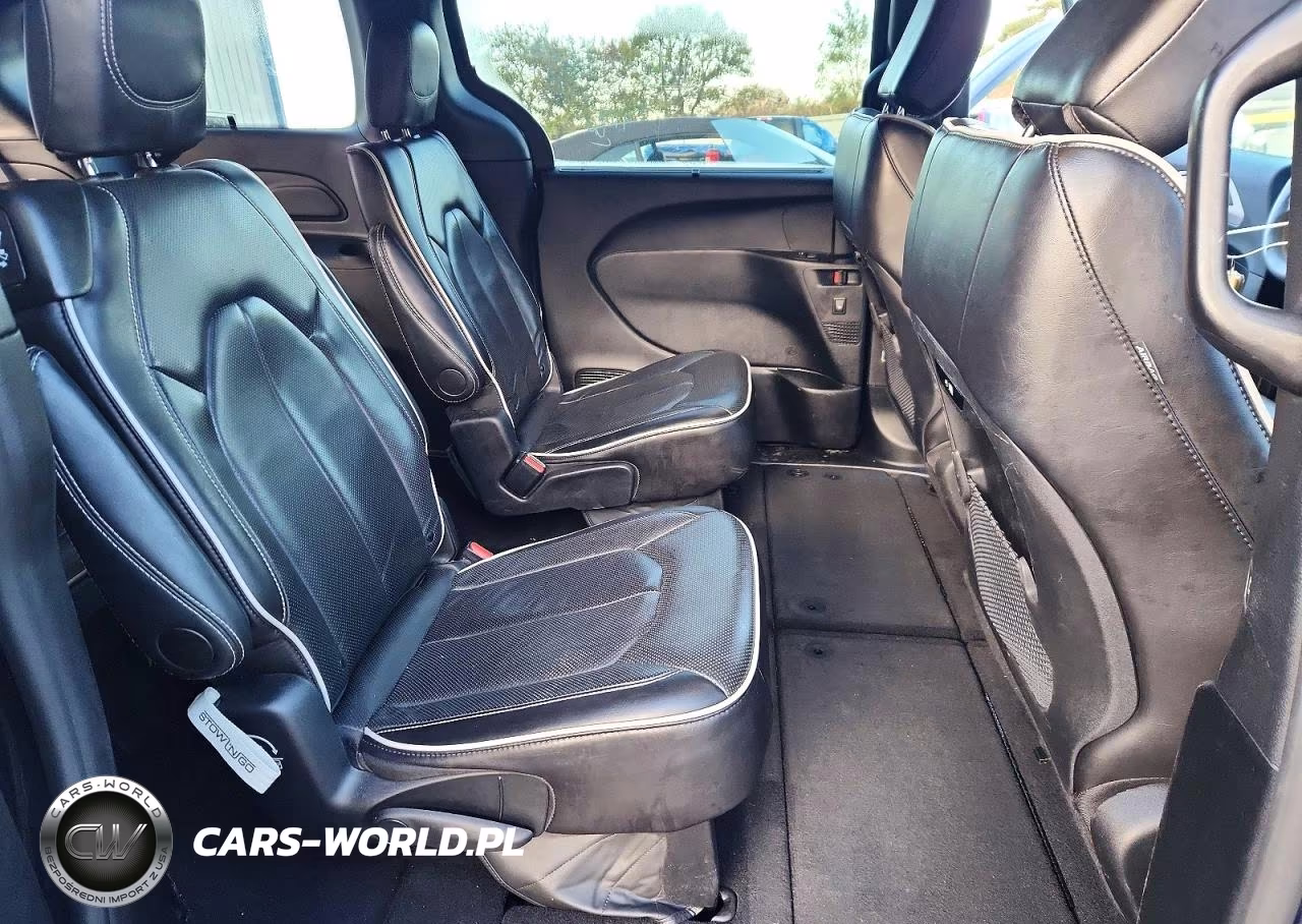 2025 Chrysler Pacifica Limited VIN:2C4RC1GG2SR529403 - 11