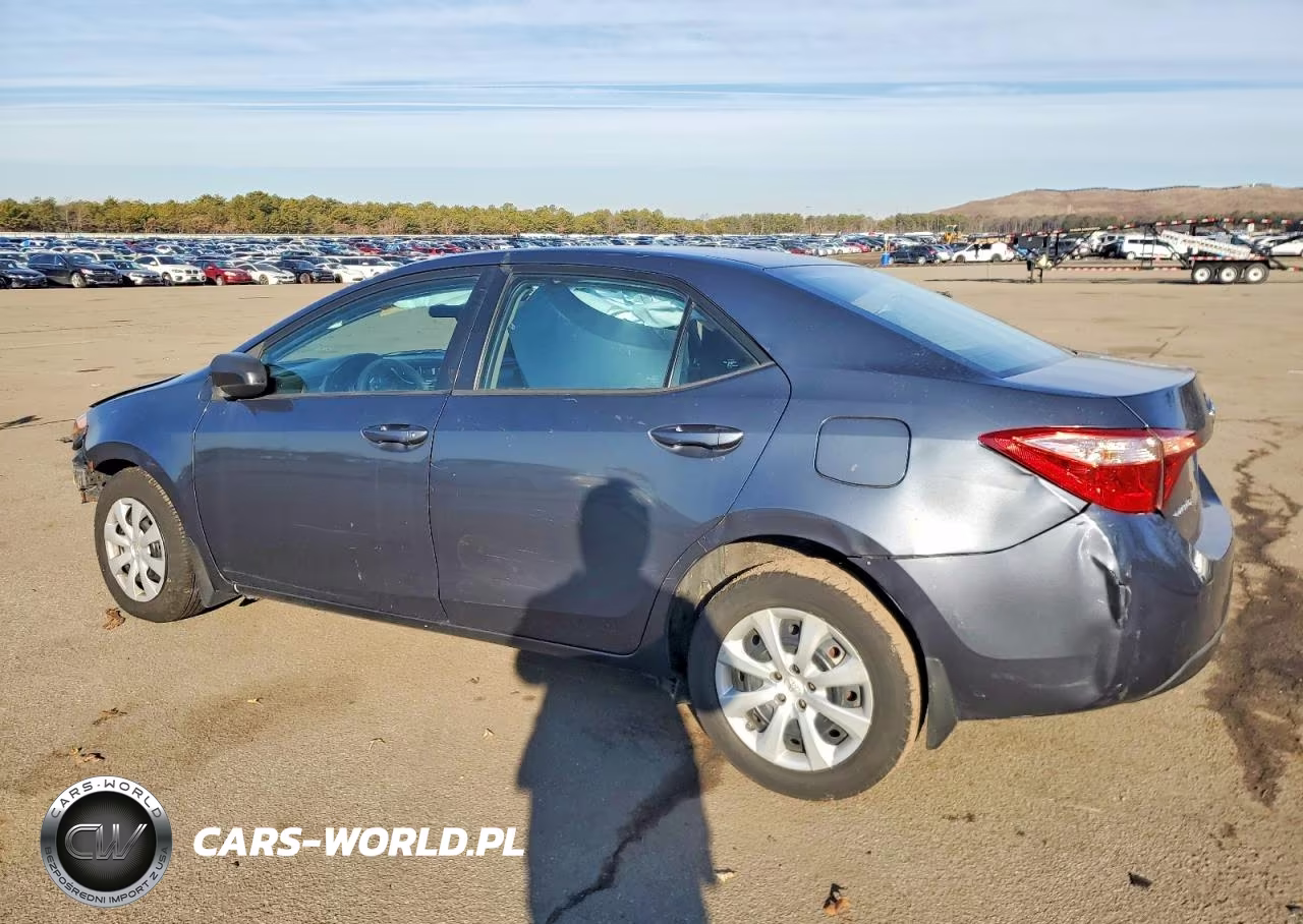 2018 Toyota Corolla L VIN:5YFBURHE8JP855666 - 2