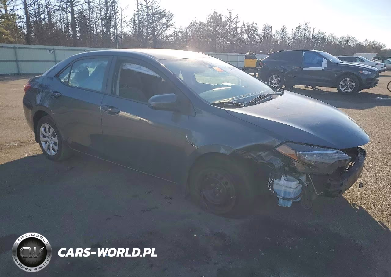 2018 Toyota Corolla L VIN:5YFBURHE8JP855666 - 4