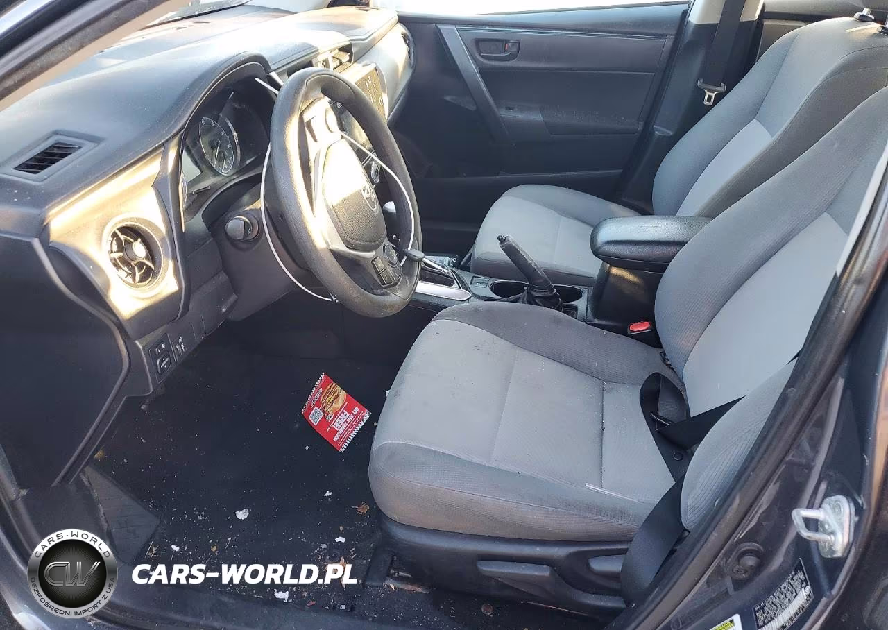 2018 Toyota Corolla L VIN:5YFBURHE8JP855666 - 7