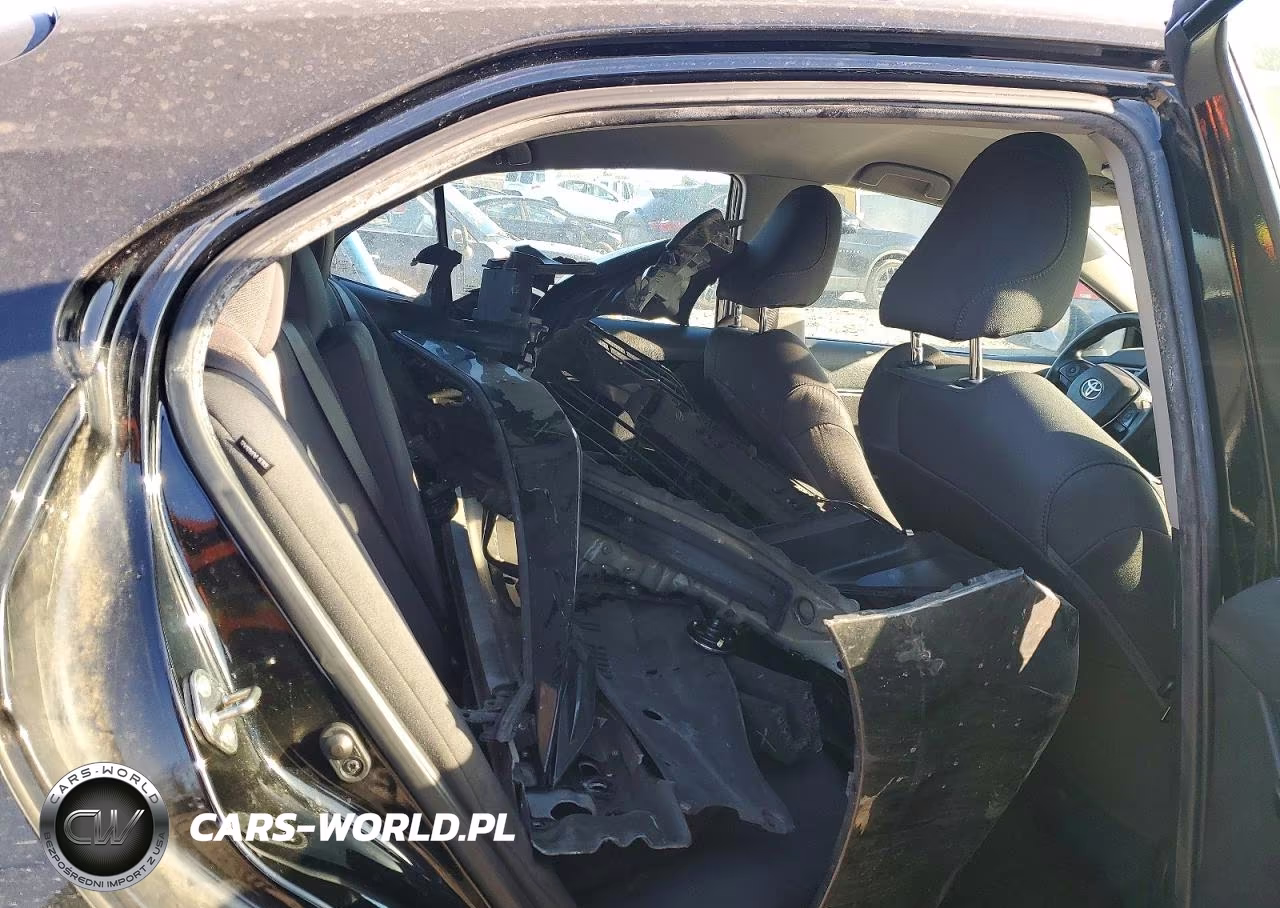 2020 Toyota Camry Le VIN:4T1C11AK4LU932579 - 10