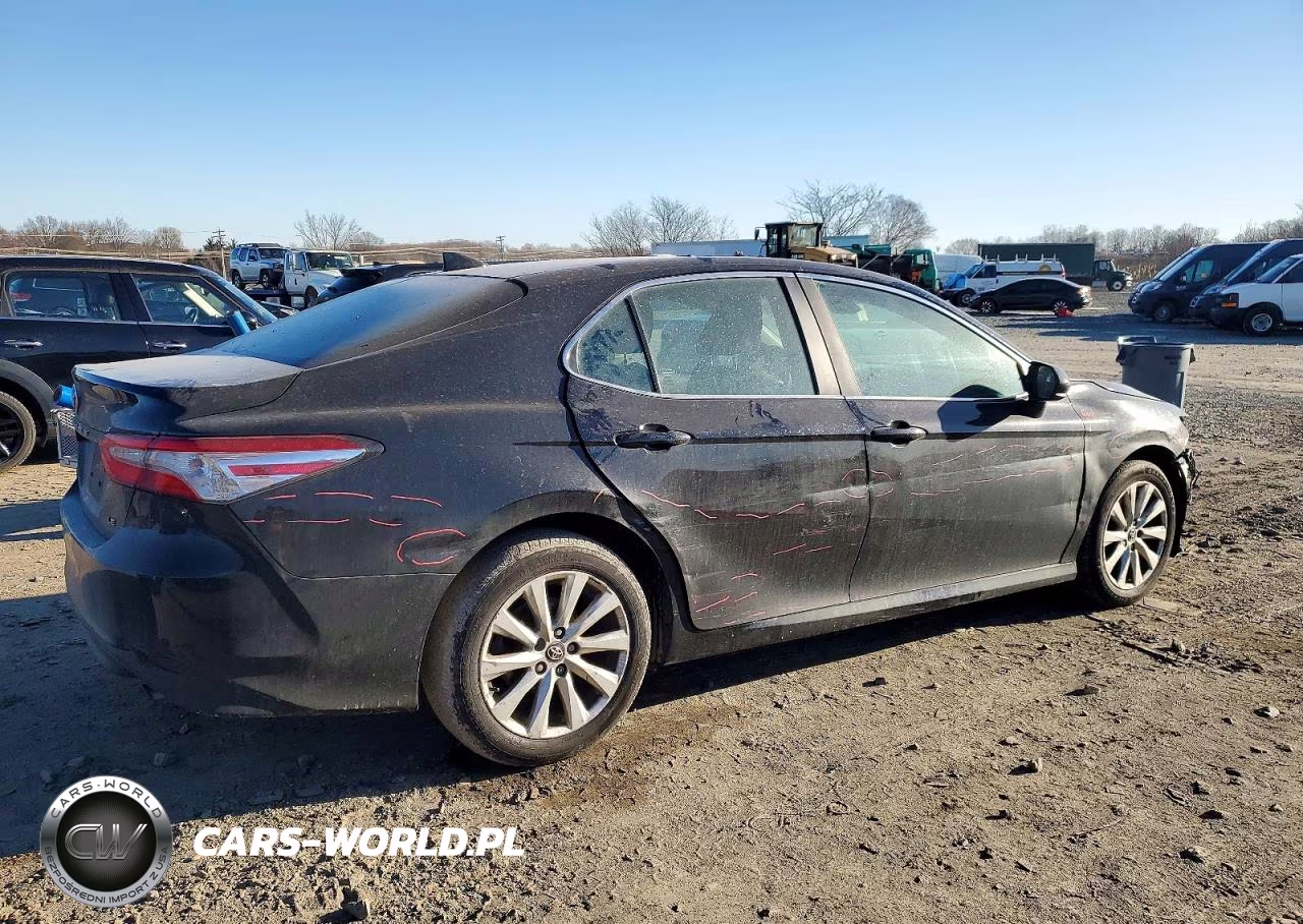 2020 Toyota Camry Le VIN:4T1C11AK4LU932579 - 3