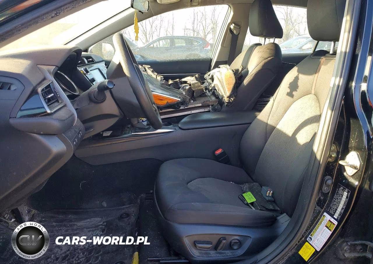 2020 Toyota Camry Le VIN:4T1C11AK4LU932579 - 7