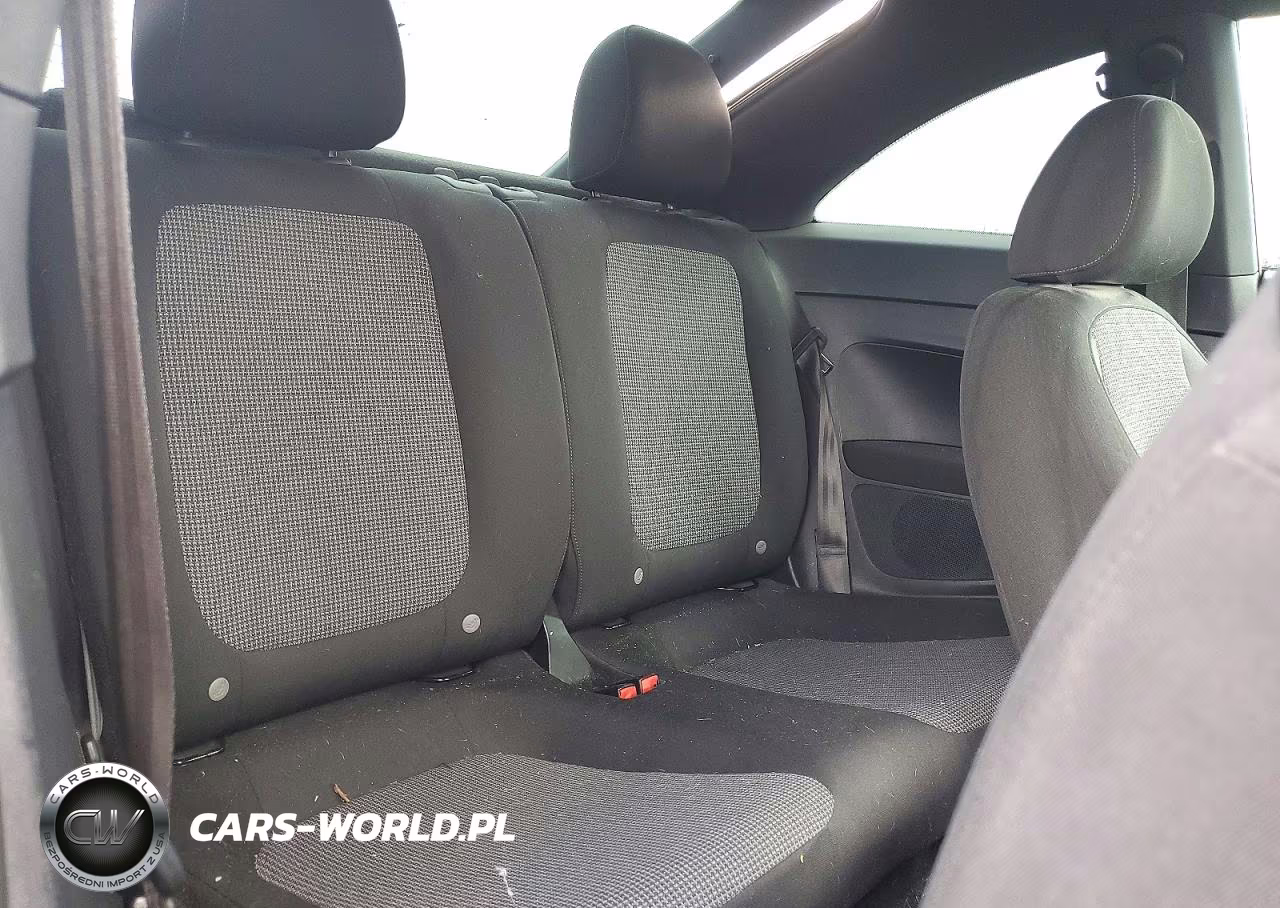 2018 Volkswagen Beetle S VIN:3VWFD7AT1JM716627 - 10