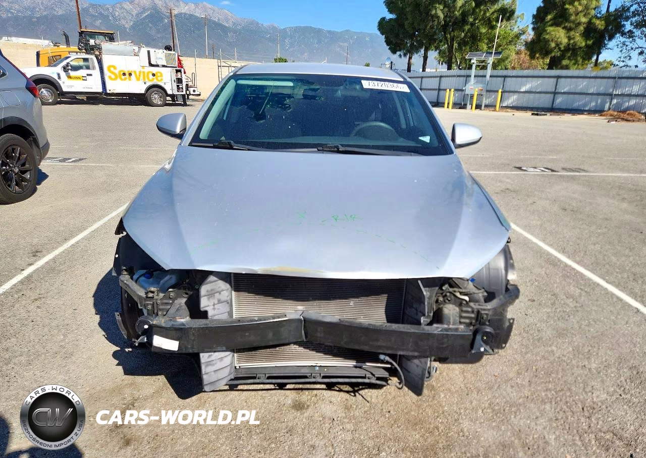 2017 Hyundai Elantra Se VIN:5NPD74LF3HH075326 - 5