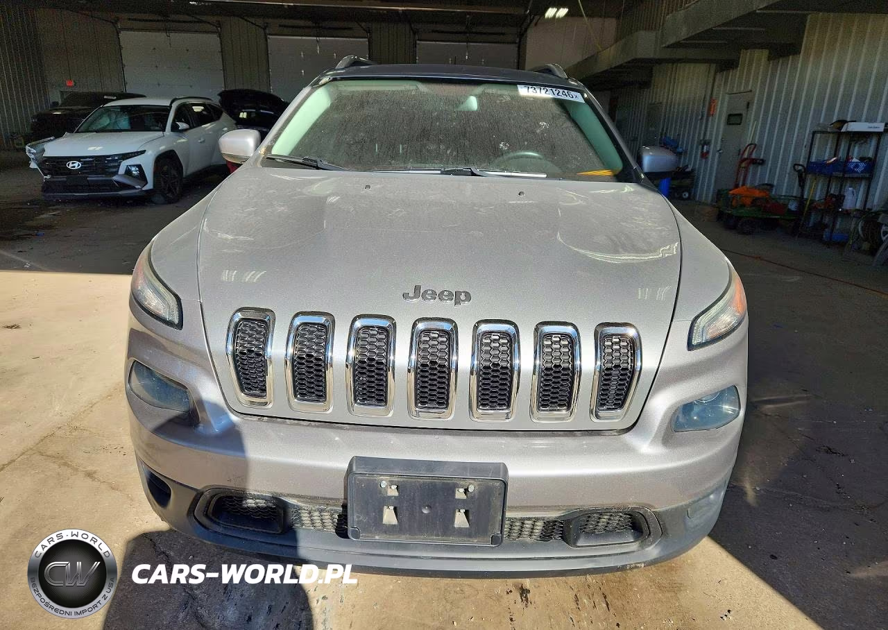 2015 Jeep Cherokee Latitude VIN:1C4PJMCS5FW774654 - 5