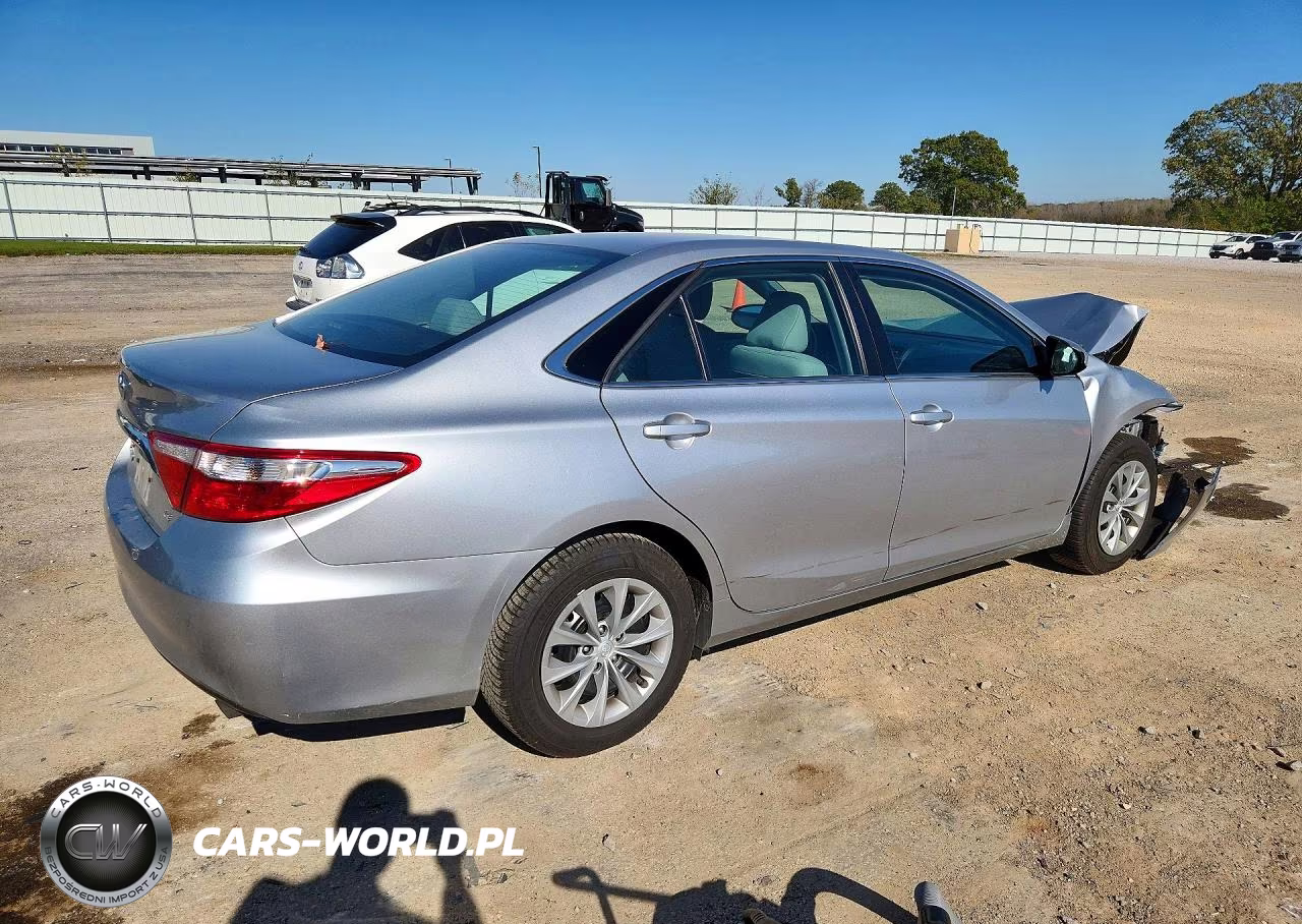 2017 Toyota Camry Le VIN:4T1BF1FK4HU447159 - 3