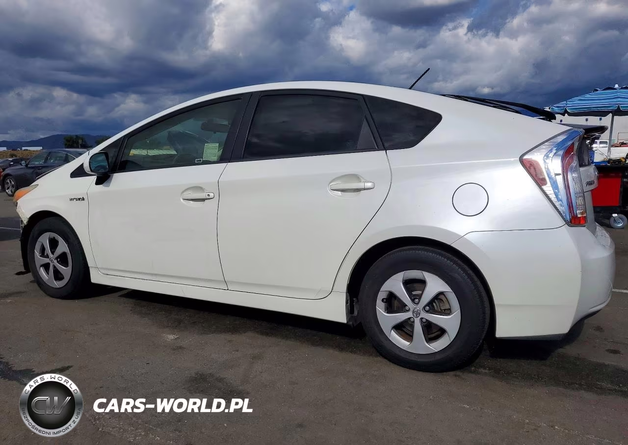 2015 Toyota Prius Two VIN:JTDKN3DUXF1910055 - 2