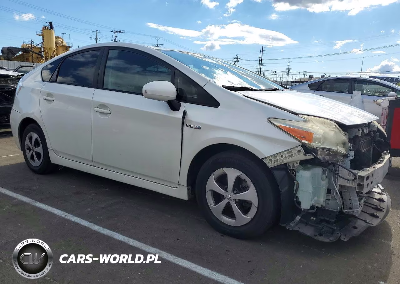 2015 Toyota Prius Two VIN:JTDKN3DUXF1910055 - 4