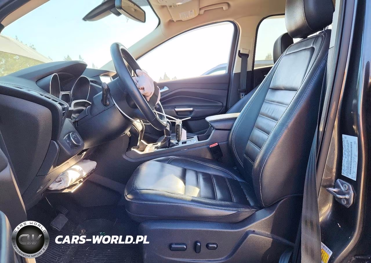 2019 Ford Escape Titanium VIN:1FMCU9J95KUA42416 - 7