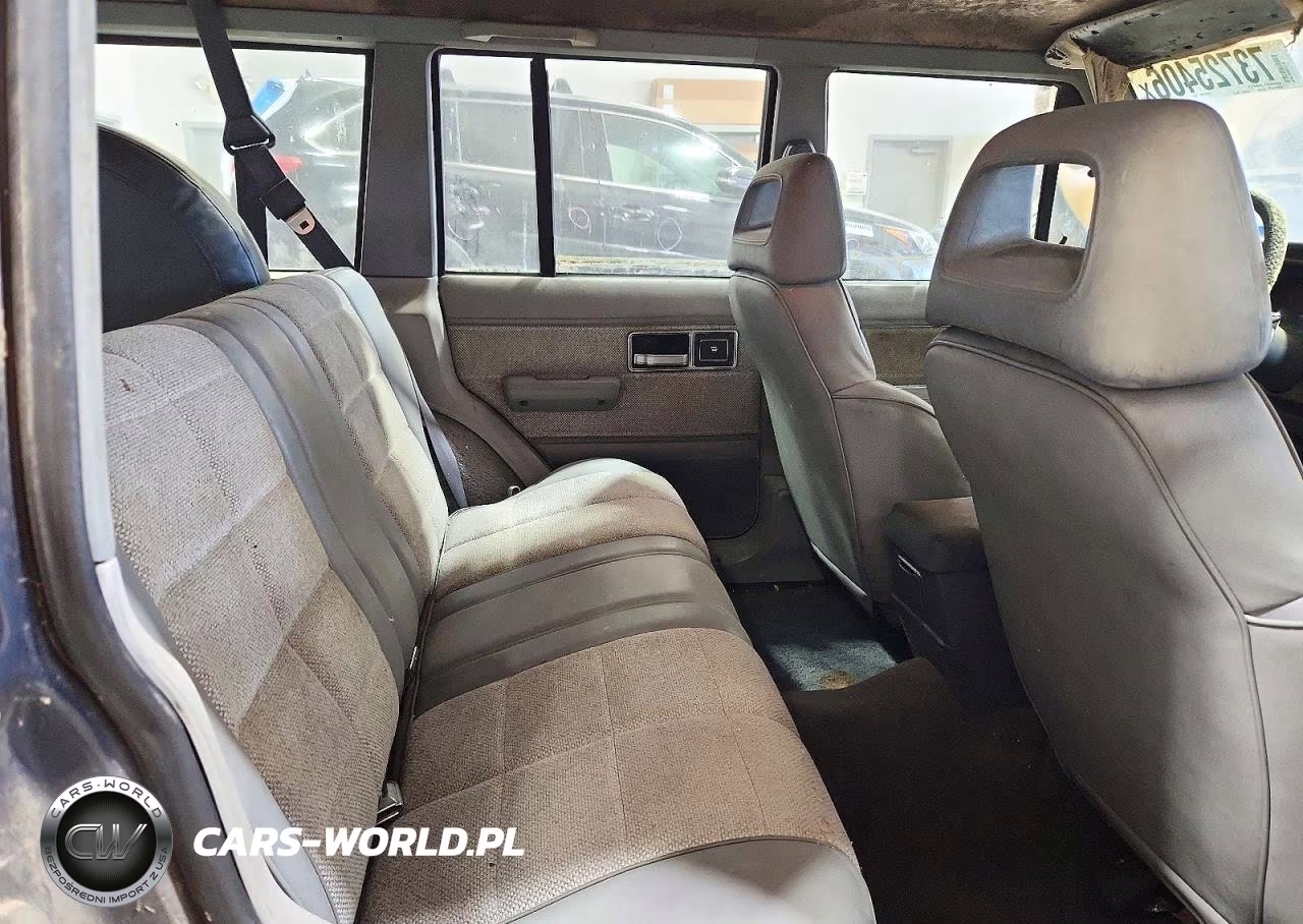 1990 Jeep Cherokee Laredo VIN:1J4FJ58L2LL288653 - 11