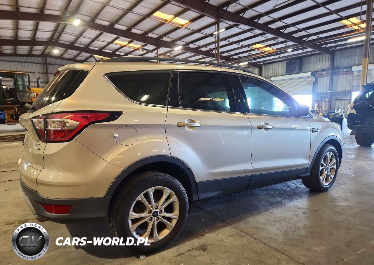 2017 Ford Escape Se VIN:1FMCU9GD1HUC57702 - 3