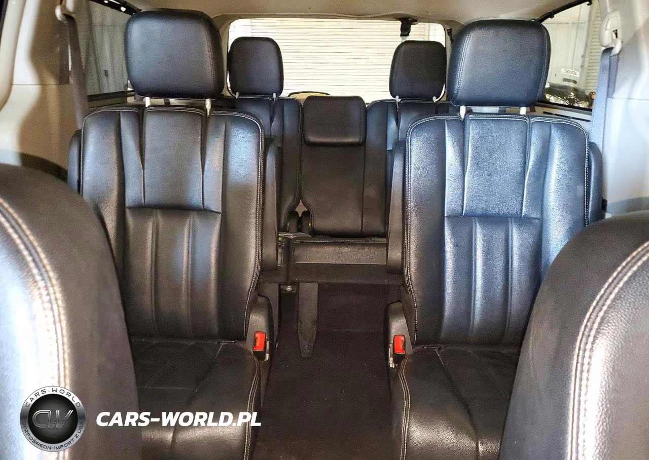 2015 Chrysler Town & Country Touring VIN:2C4RC1BG4FR726733 - 10