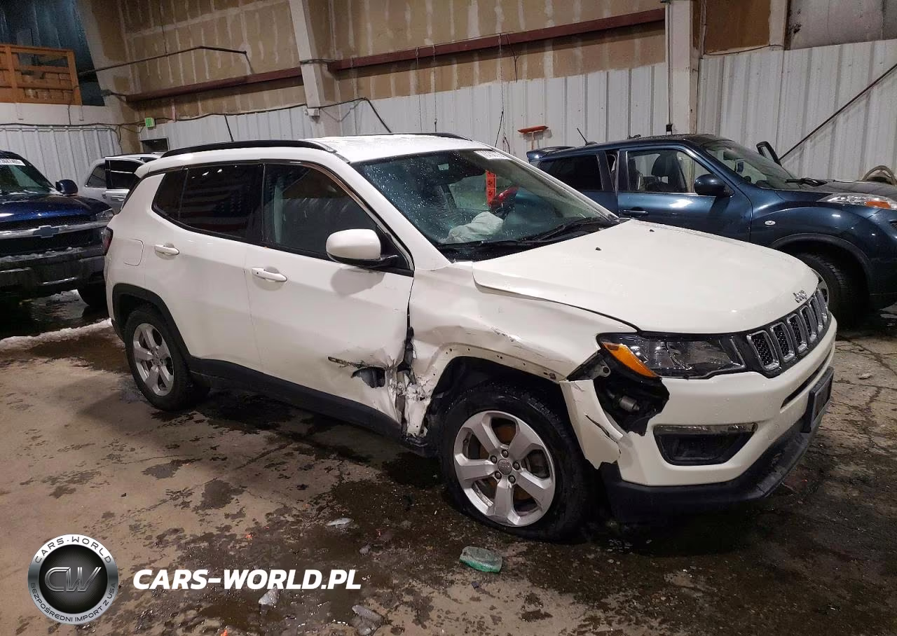 2018 Jeep Compass Latitude VIN:3C4NJCBB1JT503401 - 4