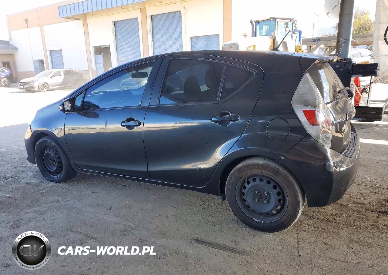 2014 Toyota Prius C Two VIN:JTDKDTB34E1072651 - 2