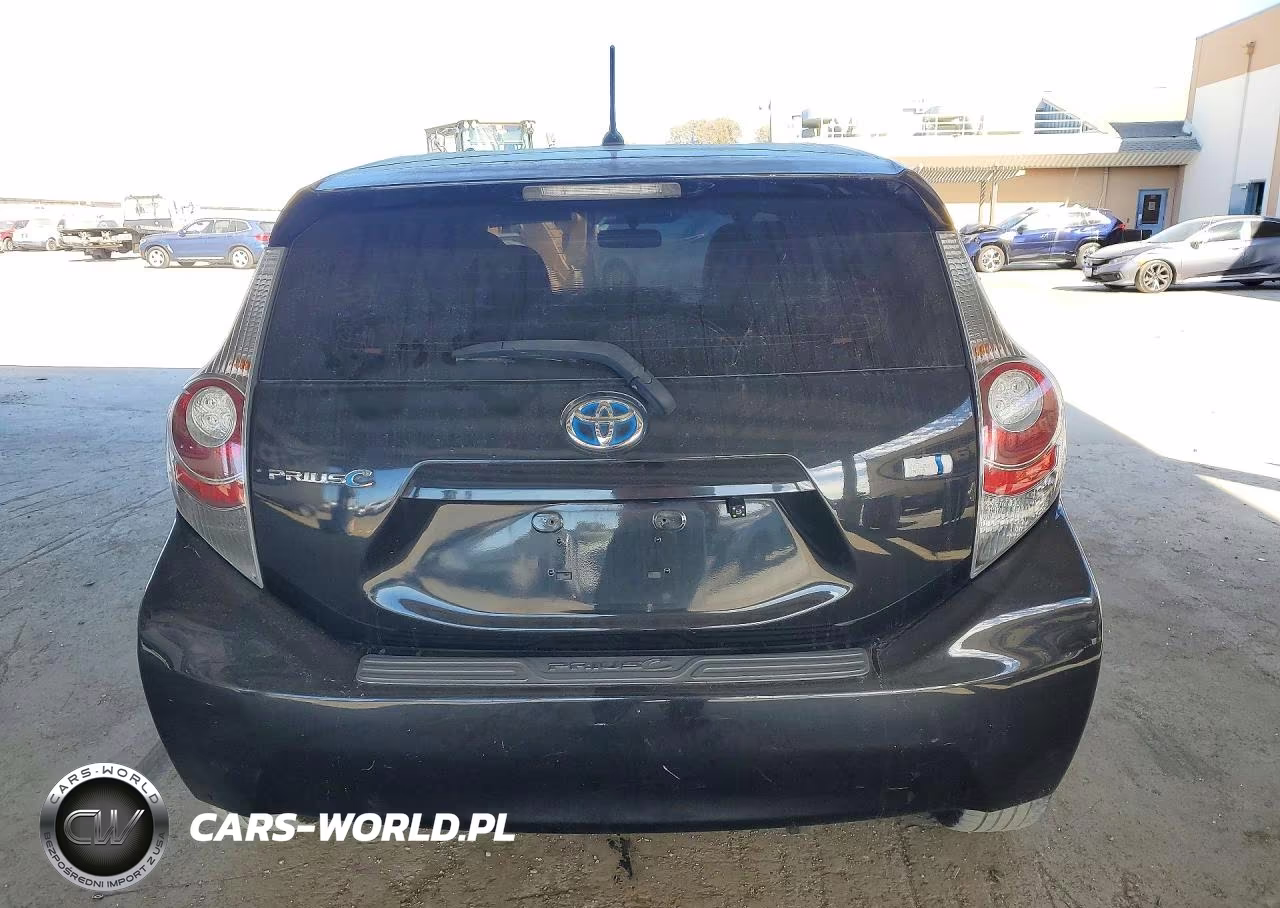 2014 Toyota Prius C Two VIN:JTDKDTB34E1072651 - 6