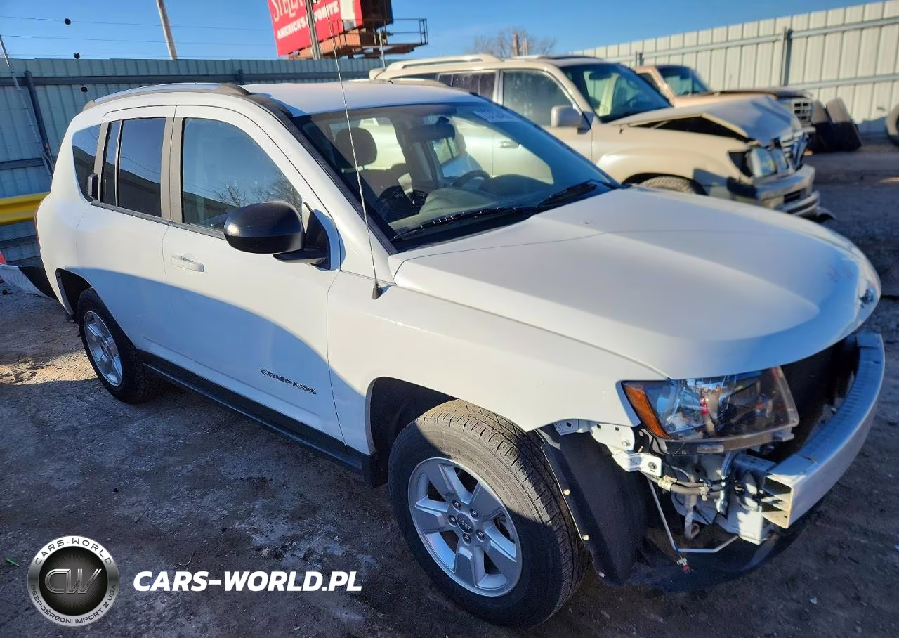 2015 Jeep Compass Sport VIN:1C4NJCBA3FD143715 - 4