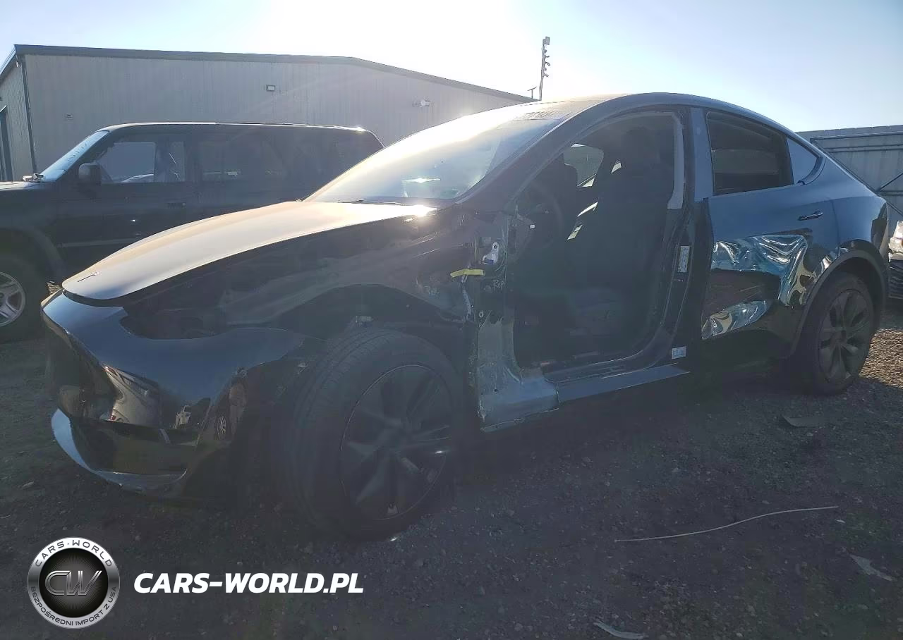 2024 Tesla Model Y – zdjęcie 1 z 12