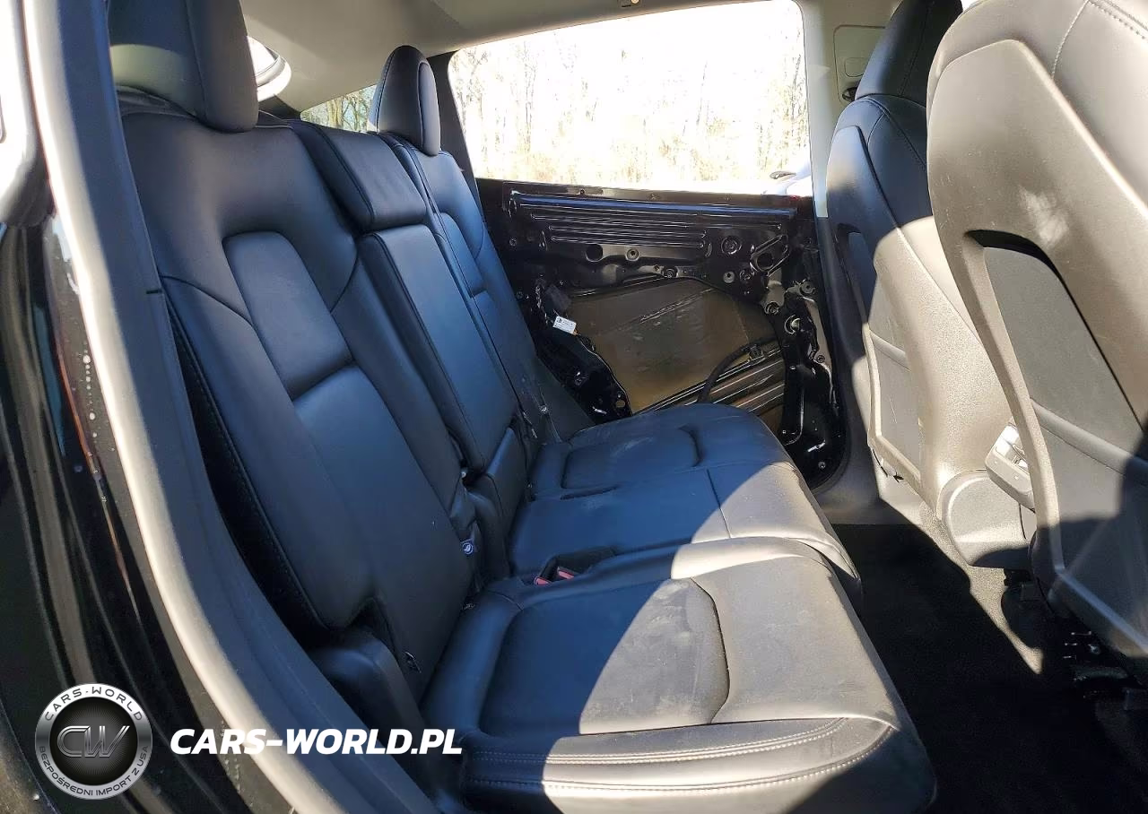 2024 Tesla Model Y VIN:7SAYGAEE9RF207206 - 10