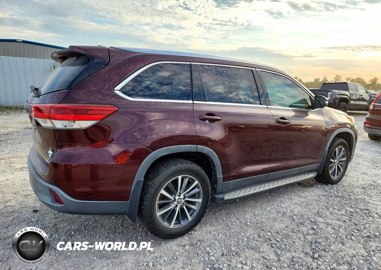 2019 Toyota Highlander Xle VIN:5TDKZRFH7KS332470 - 3