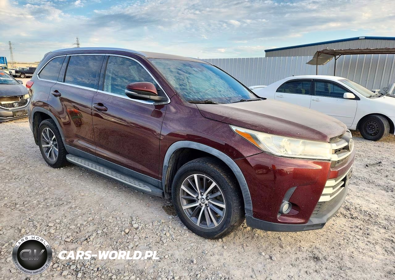 2019 Toyota Highlander Xle VIN:5TDKZRFH7KS332470 - 4