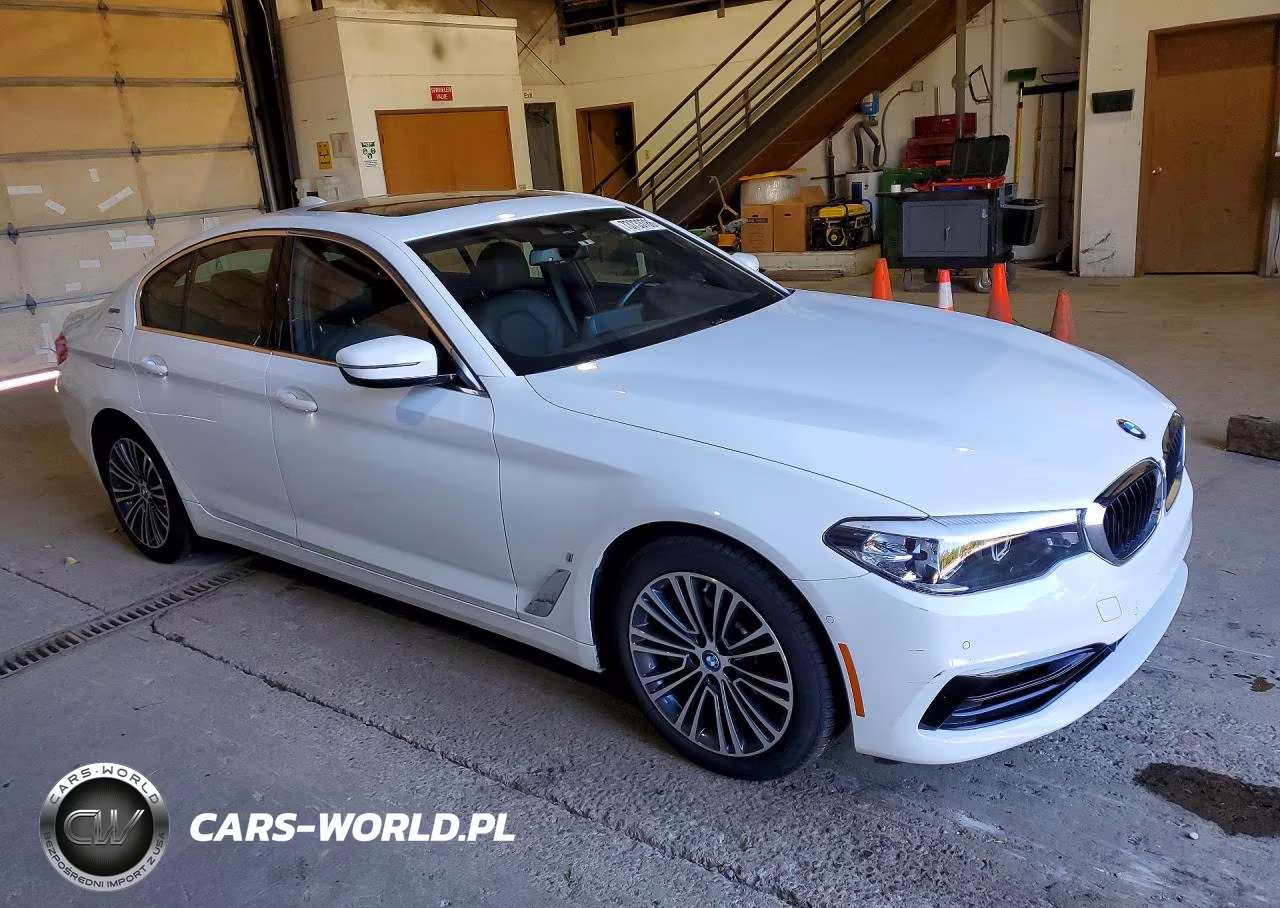 2019 BMW 530Xe VIN:WBAJB1C52KB375324 - 4