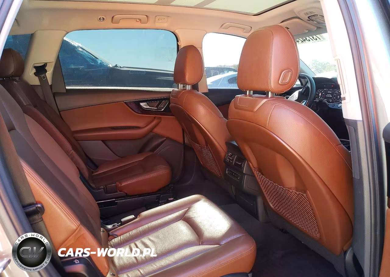 2017 Audi Q7 Premium Plus VIN:WA1LAAF72HD025436 - 11