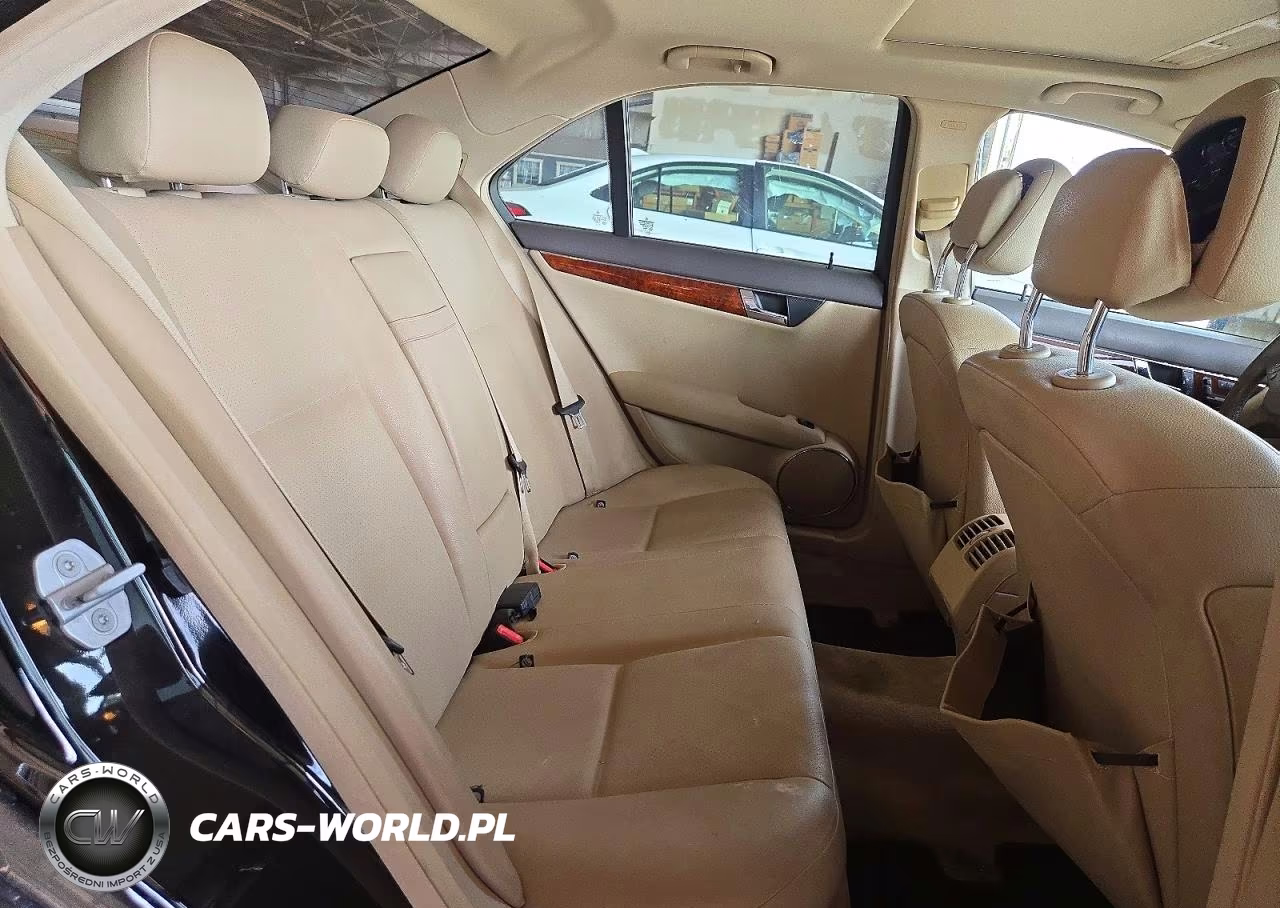 2010 Mercedes-Benz C 300 VIN:WDDGF5EB0AR108478 - 10
