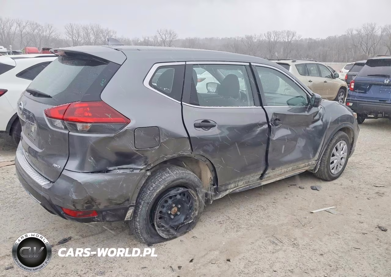 2018 Nissan Rogue S VIN:JN8AT2MV2JW303913 - 3