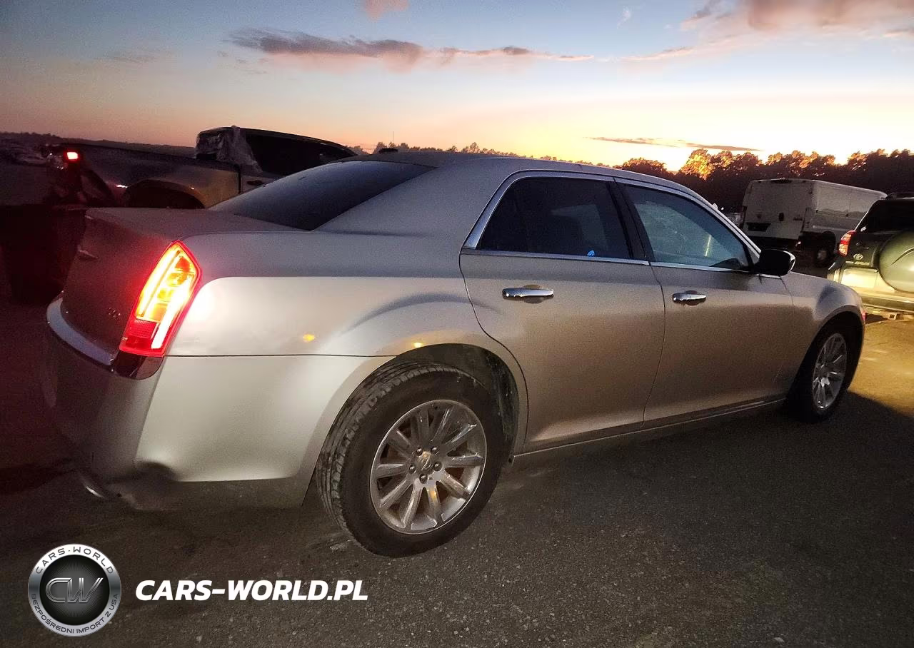 2012 Chrysler 300 Limited VIN:2C3CCACG0CH224263 - 3