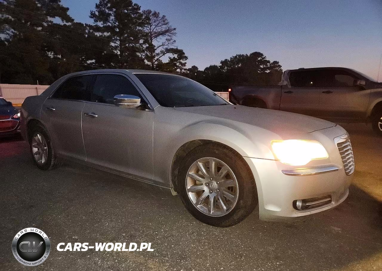 2012 Chrysler 300 Limited VIN:2C3CCACG0CH224263 - 4