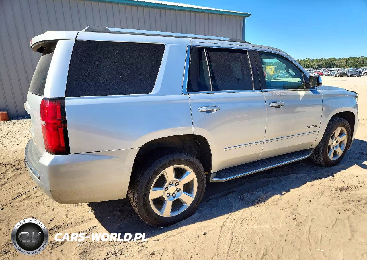 2019 Chevrolet Tahoe C1500 Premier VIN:1GNSCCKC7KR213252 - 3