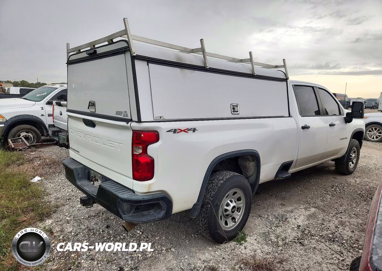 2023 Chevrolet Silverado K2500 Heavy Duty VIN:1GC4YLE75PF139114 - 3