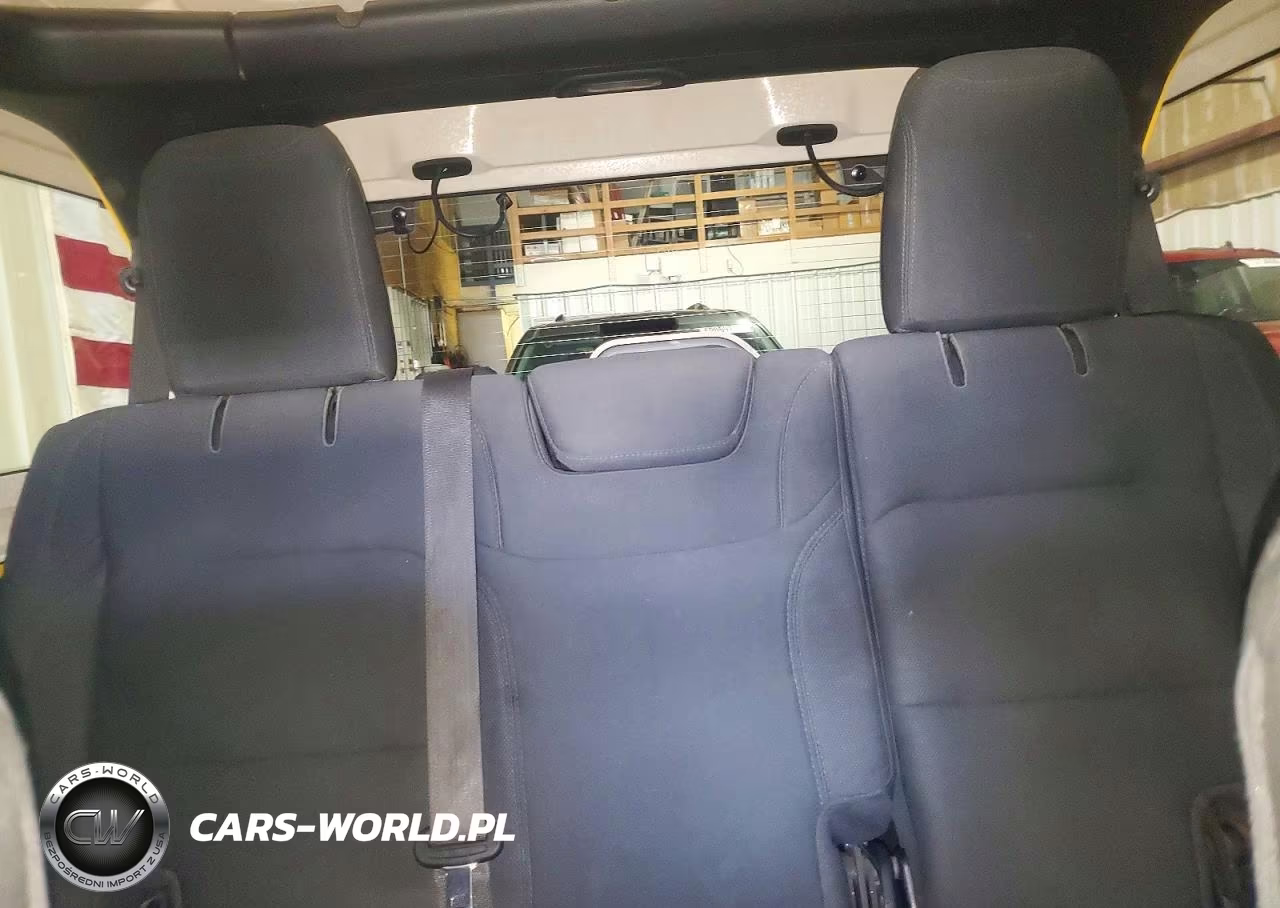 2020 Jeep Wrangler Unlimited Sahara VIN:1C4HJXEN9LW114514 - 10