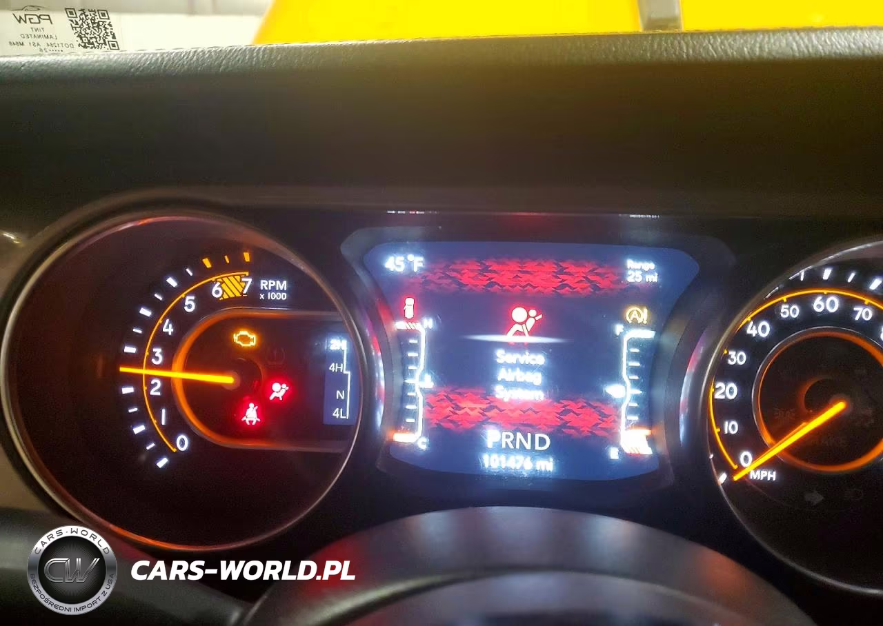 2020 Jeep Wrangler Unlimited Sahara VIN:1C4HJXEN9LW114514 - 9