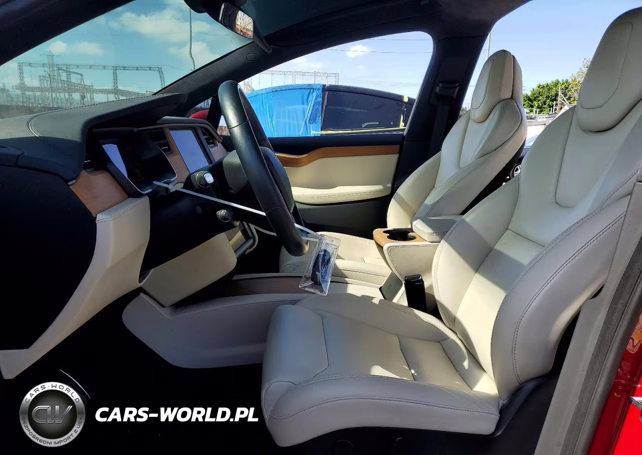 2019 Tesla Model X VIN:5YJXCDE21KF211820 - 7