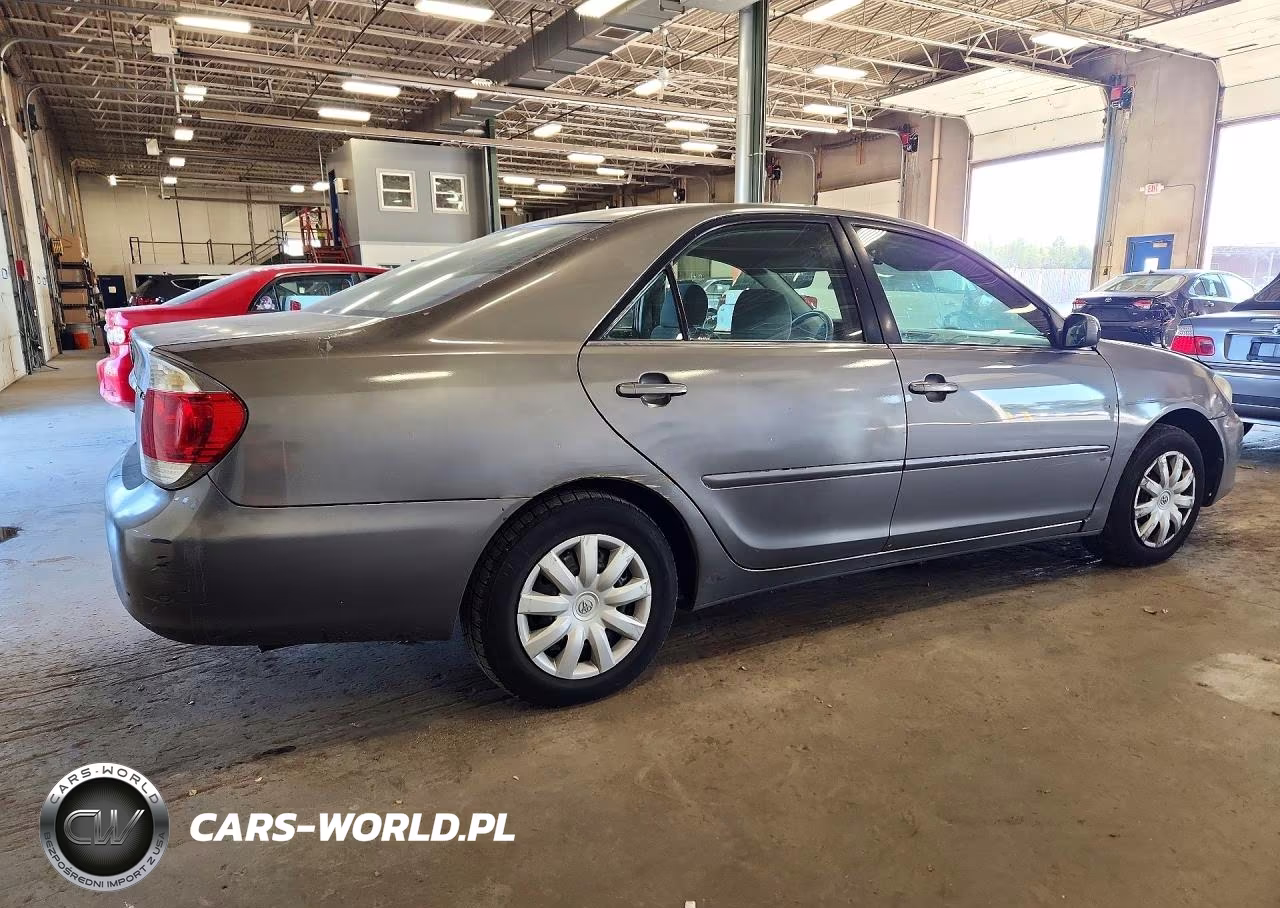 2005 Toyota Camry Le VIN:4T1BE32K95U613398 - 3