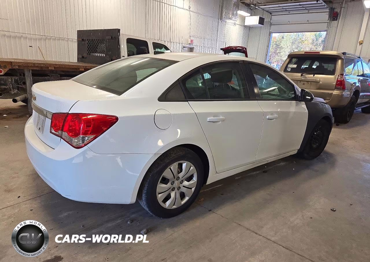 2013 Chevrolet Cruze Ls VIN:1G1PA5SG7D7120855 - 3